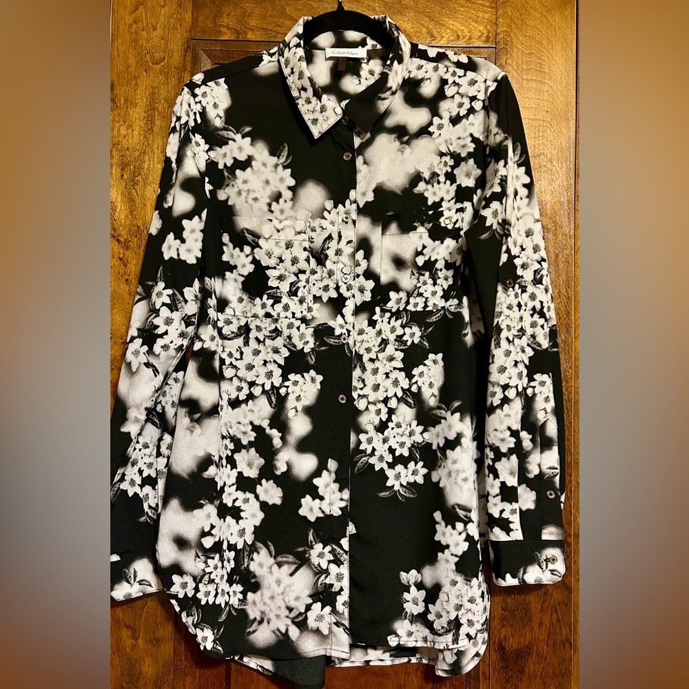 Calvin Klein Black & White Floral Button-Down Blouse